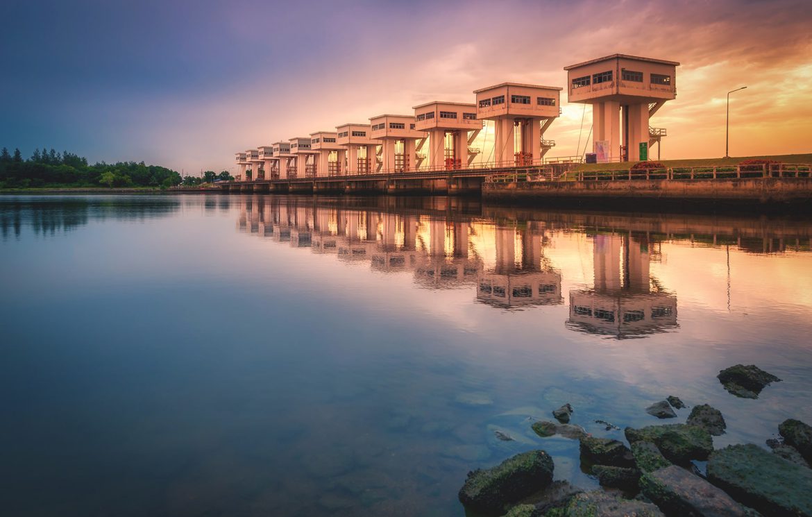 utho-wipat-prasit-floodgates-sunset-pak-phanang-nakhon-si-thammarat-thailand